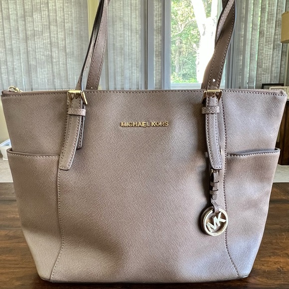 MICHAEL Michael Kors Handbags - Michael Kors Jet Set East West Top Zip Tote